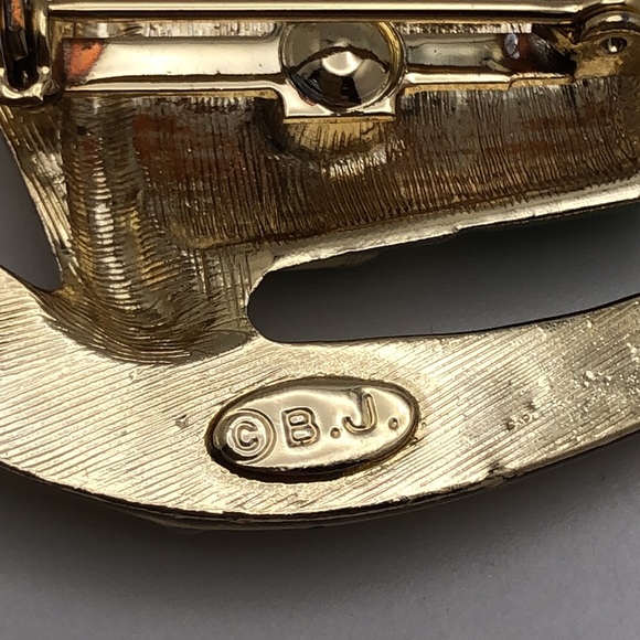 B.J. VTGHorseshoe St. Patrick's Day Green Rhinestones, Enamel & Gold tone Pin - Picture 4 of 7